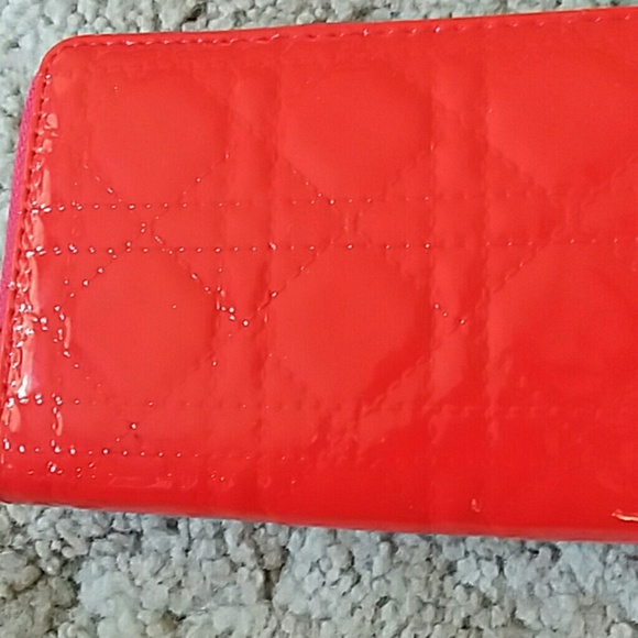 Red pattern wallet - Picture 2 of 2